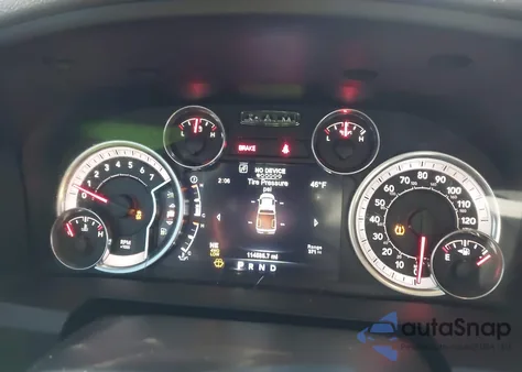 2015 Ram 1500 Outdoorsman z USA, uszkodzony, nr VIN 1C6RR7LTXFS713536